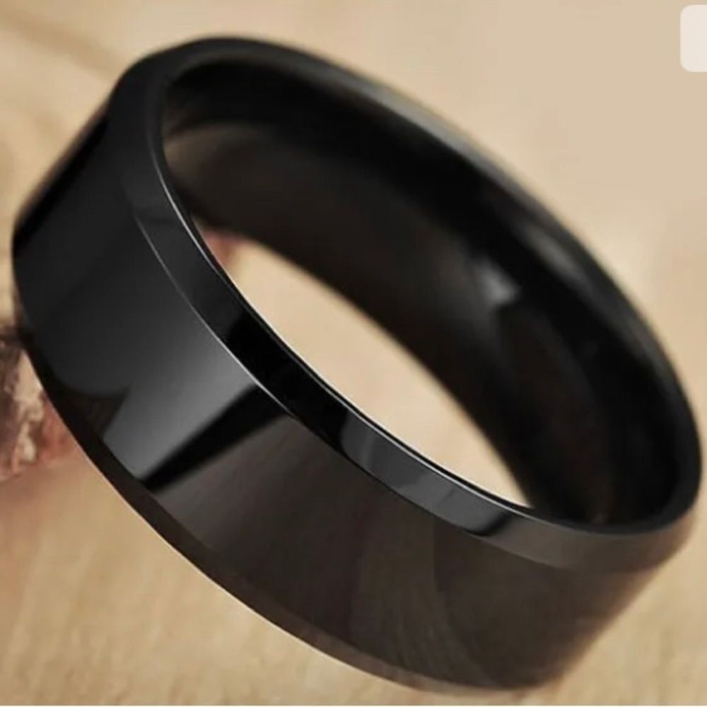 ☀️3/$9☀️ Black Stainless Steel Men’s Ring Size 11